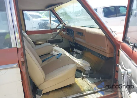 1975 Jeep Wagoneer from USA, damaged, VIN J5A15MZ059701